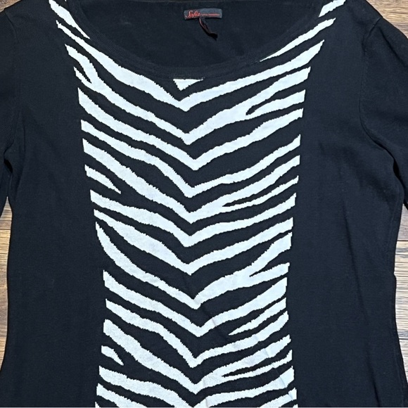 Sofia Vergara Sweater Size Large - Picture 3 of 5
